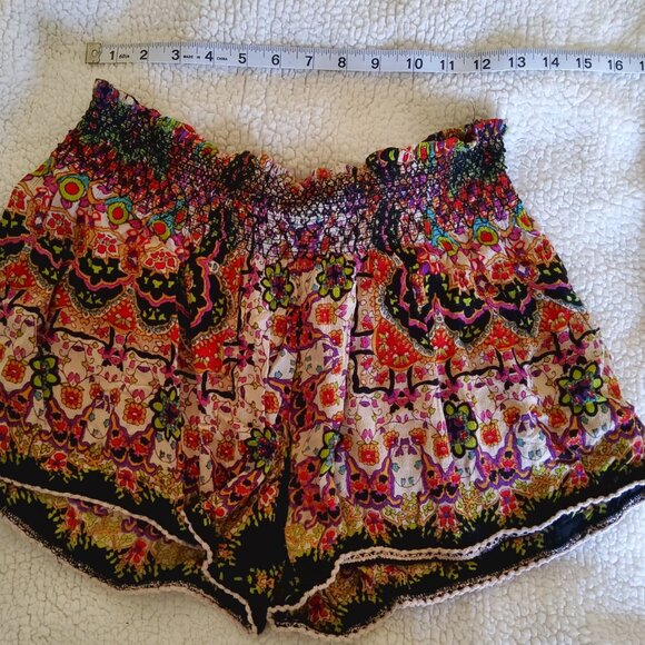 Patrons of Peace BOHO Rayon Breathable Gauzy Pull On Medium Shorts EUC - Picture 3 of 5